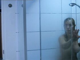 Надя Уль голая – Спящая красавица просыпается (2005) #7