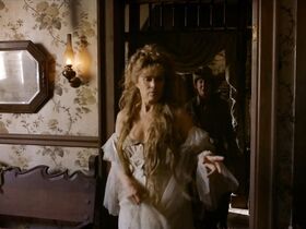 Микаелла Эшли голая – Дэдвуд (2019) #9