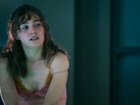 Хейли Лу Ричардсон секси – В метре друг от друга (2019) #4