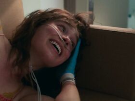 Хейли Лу Ричардсон секси – В метре друг от друга (2019) #9