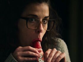 Энн Шефер секси – Хот Дог (2018) #6