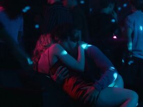 Эль Фаннинг секси – За мечтой (2018) #7