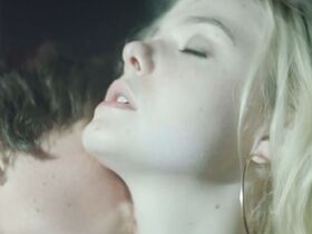 Эль Фаннинг секси – За мечтой (2018) #8