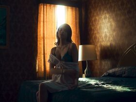 Нелл Тайгер Фри секси – Слишком стар, чтобы умереть молодым s01e03-04-07 (2019) #3