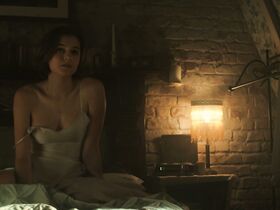 Эмма Коррин секси – Пенниуорт s01e01 (2019) #5