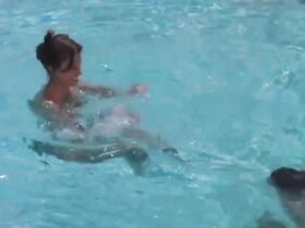 Кэй Ленц голая – Насилие в движении (1976) #1