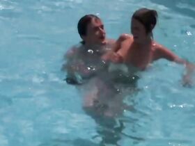 Кэй Ленц голая – Насилие в движении (1976) #2