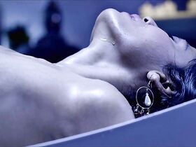 Анангша Бисвас голая, Приянка Бозе голая – Сюрприз! (2017) #6