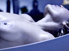 Анангша Бисвас голая, Приянка Бозе голая – Сюрприз! (2017)