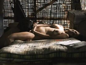 Паоли Дам голая – Грибы (2011)