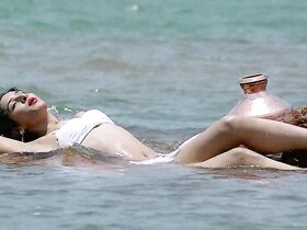 Неха Кхан секси – Shikari (2018) #2