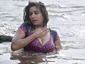 Неха Кхан секси – Shikari (2018) #7