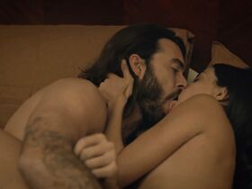 Паола Фернандез голая – Янки s01e18,e23 (2019) #17