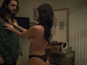 Паола Фернандез голая – Янки s01e18,e23 (2019) #6