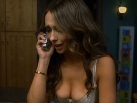 Дженнифер Лав Хьюитт секси – Говорящая с призраками s05e09 (2009) #6