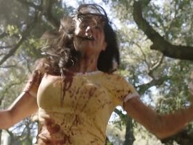 Сара Элизабет Уизерс секси – Кинотеатр кошмаров (2018) #2