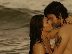 Жаклин Фернандес секси – Искушение замужней женщины 2 (2011) #15