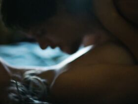 Эмили Мид голая – Испытание огнём (2018) #2