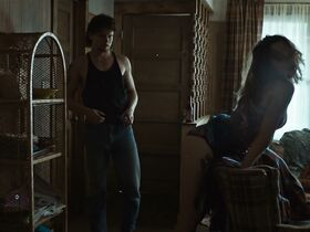 Эмили Мид голая – Испытание огнём (2018) #6