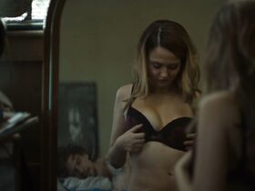 Эмили Мид голая – Испытание огнём (2018) #7