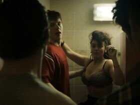 Шарлин Альмарвез голая – Город на холме s01e01 (2019) #6