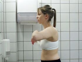 Сара Лефевр секси – Поль здесь (2017) #3