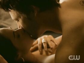 Джанин Мэйсон секси – Розуэлл, Нью-Мексико s01e13 (2019)