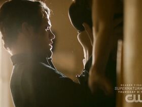 Джанин Мэйсон секси – Розуэлл, Нью-Мексико s01e13 (2019) #3