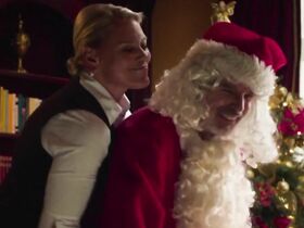 Валери Вайсман секси – Плохой Санта 2 (2016) #3