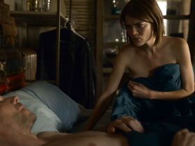 Эмма Гринвелл секси – Ладья s01e04 (2019) #12