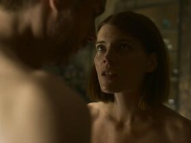 Эмма Гринвелл секси – Ладья s01e04 (2019) #2