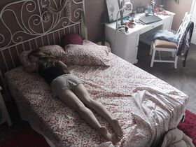 Эрин Мориарти секси – Внутри (2016) #2