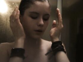 Эрин Мориарти секси – Внутри (2016) #5