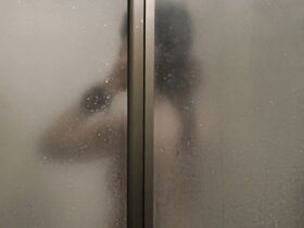 Эрин Мориарти секси – Внутри (2016) #6