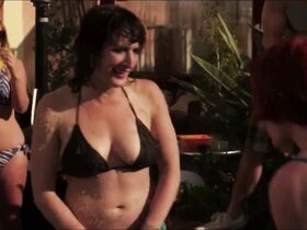 Саманта Стюарт голая, Баррет Перлман голая – Весенний праздник бикини (2012) #10