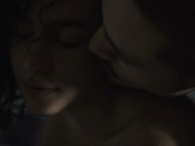 Аврора Перрино секси – Когда нас видят s01e03 (2019) #5