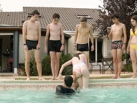 Луана Байрами секси – School's Out (2018) #7