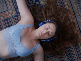 Роуз-Энн Дери секси – Conseils de famille s01e01-03 (2016) #4