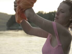 Шарлотта Обен секси – Samedi (2013) #4