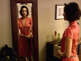 Хэйли Дюмон секси – Bob's New Suit (2013) #2