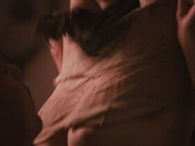 Тэмсин Топольски голая – Безумно (2016)