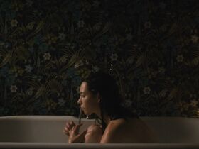 Тэмсин Топольски голая – Безумно (2016) #2