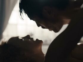 Джоэнна Вандерхам секси – Воин s01e06 (2019) #3