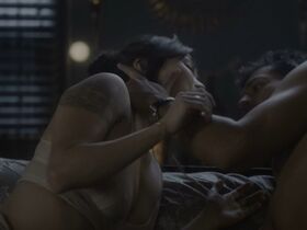 Даниэлла Пинеда секси – Что/если s01e04, e08 (2019)