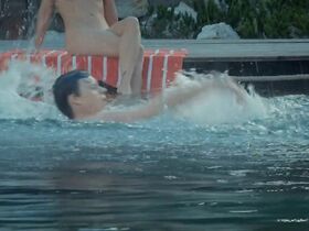 Элли Трингу секси – Извините, я ищу комнату для пинг-понга и свою девушку (2018) #3