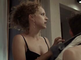 Элли Трингу секси – Извините, я ищу комнату для пинг-понга и свою девушку (2018) #5