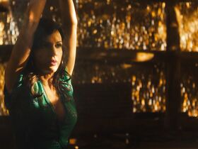 Карла Гуджино голая – Джетт s01e01 (2019) #15