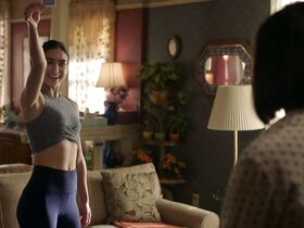 Мелисса Баррера секси – Жизнь s02e03 (2019)