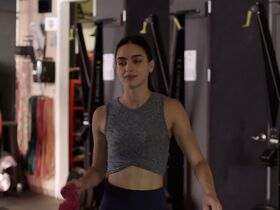 Мелисса Баррера секси – Жизнь s02e03 (2019) #3