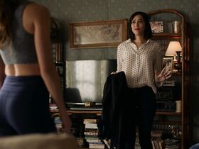 Мелисса Баррера секси – Жизнь s02e03 (2019) #9